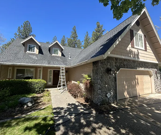 view of the house after exterior cleaning and roof cleaning